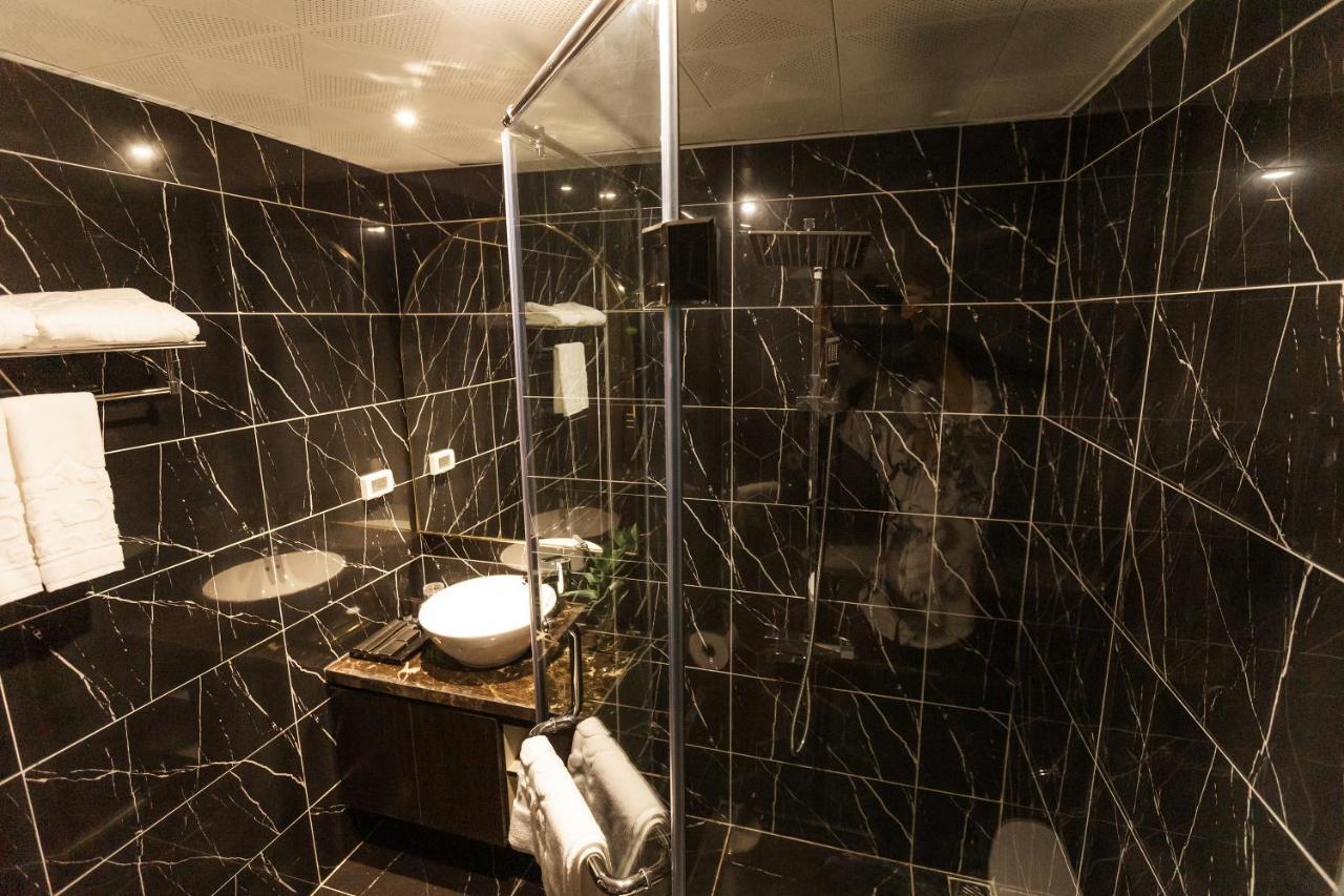 Hong Van Hotel Ханой Екстериор снимка