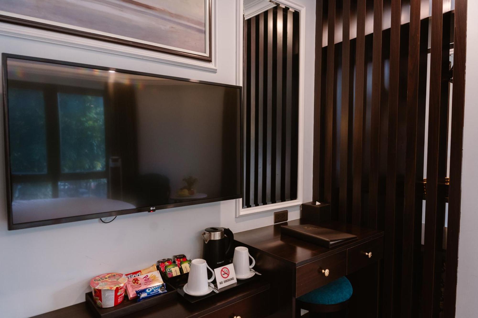 Hong Van Hotel Ханой Екстериор снимка